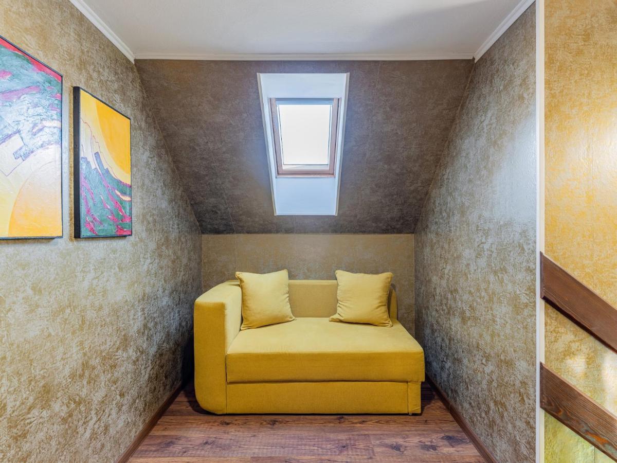 Casa Saraste Hotel Rîşnov Buitenkant foto