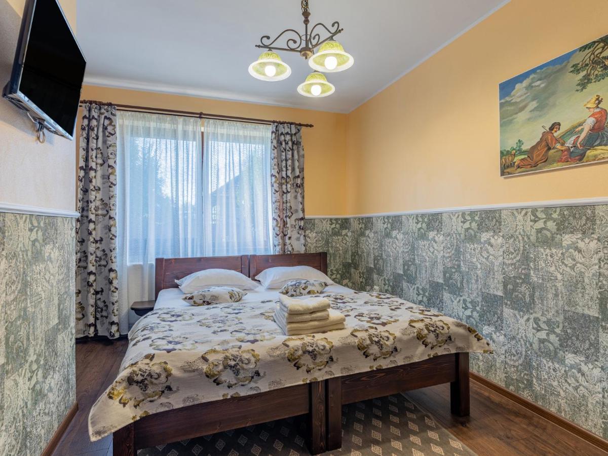 Casa Saraste Hotel Rîşnov Buitenkant foto