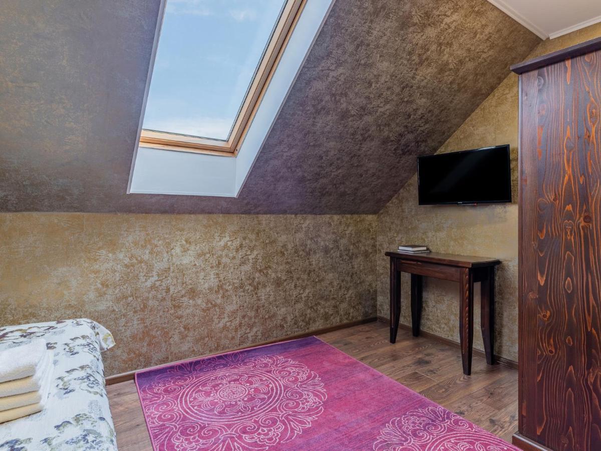 Casa Saraste Hotel Rîşnov Buitenkant foto