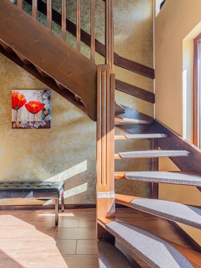 Casa Saraste Hotel Rîşnov Buitenkant foto
